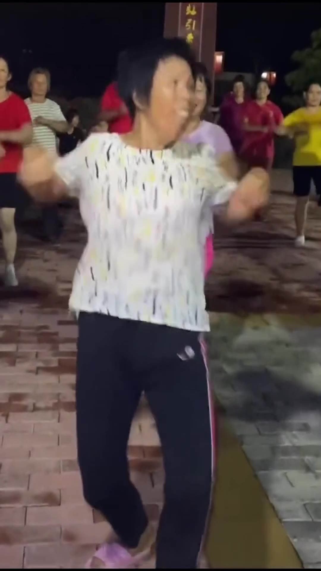 大妈跳舞1 绿幕直播特效视频