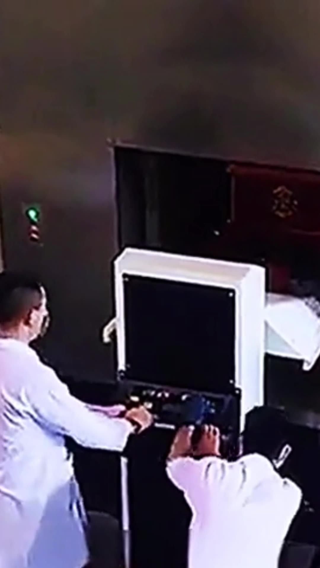 一把烧 棺材  5秒 绿幕直播特效视频